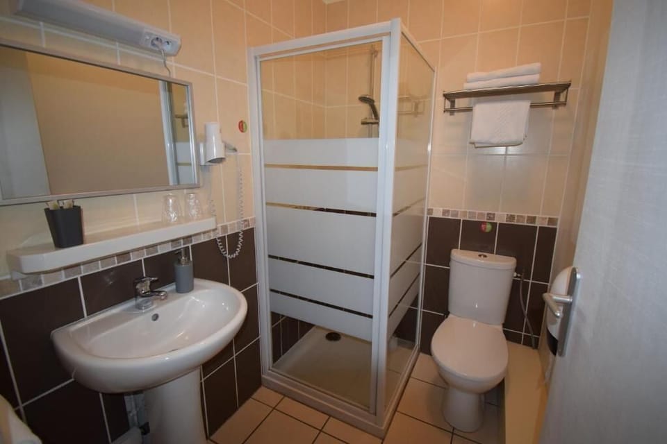Classic Double Room | Bathroom