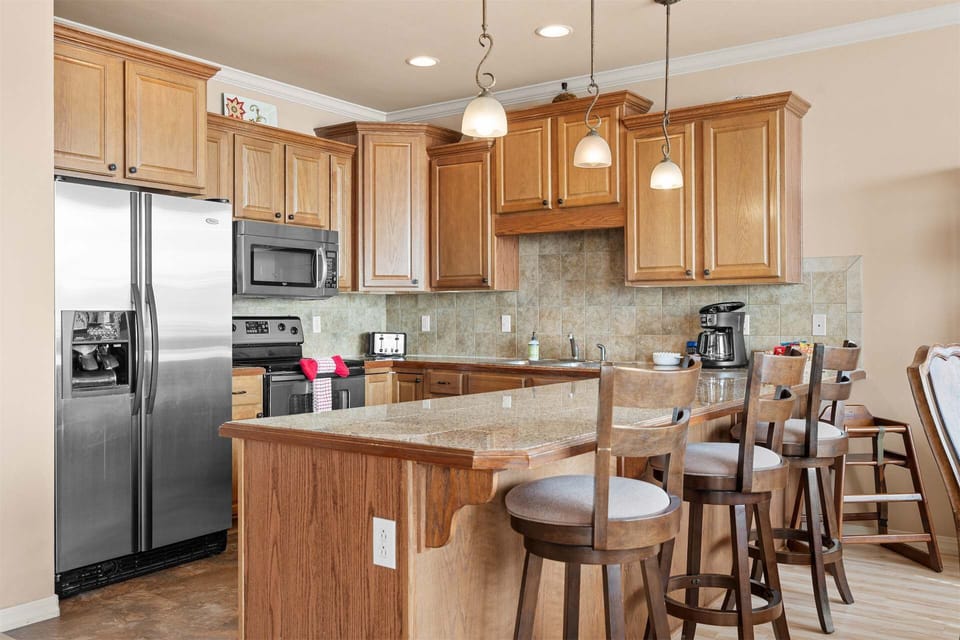 Condo, Multiple Beds (Smirnoff Pointe) | Private kitchen