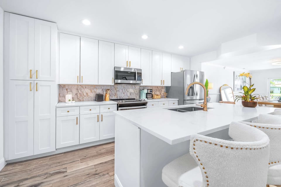 House, Multiple Beds (The Salty Siren's Cove) | Private kitchen