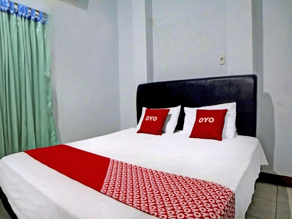 Standard Double Room | Desk, WiFi (free), bed sheets