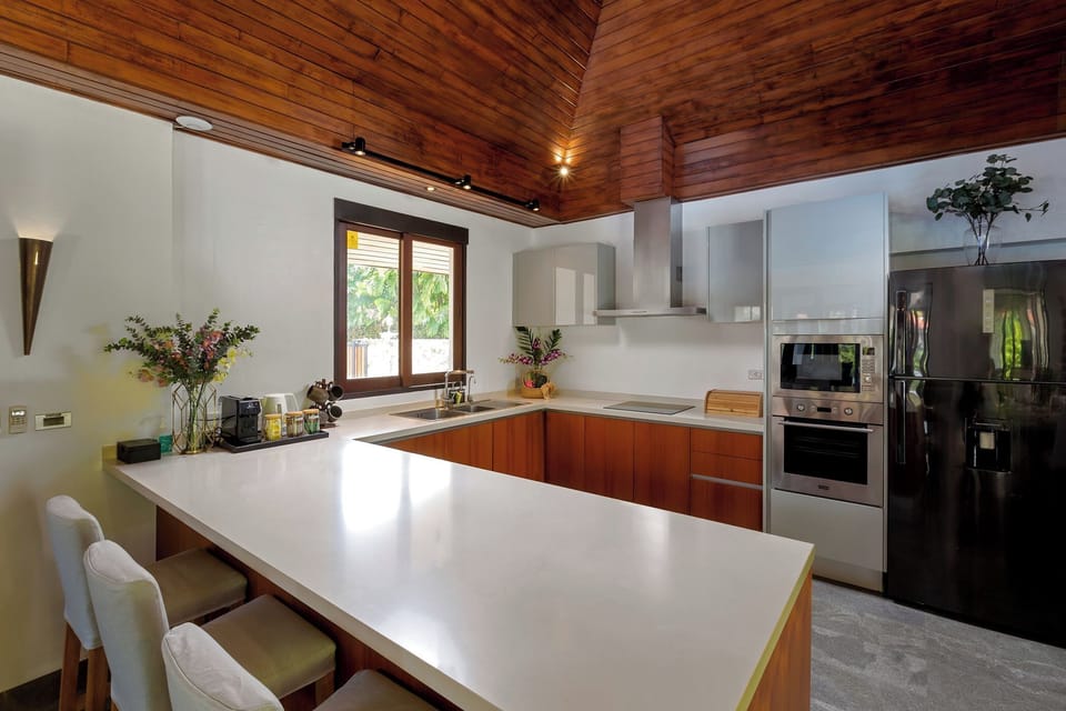 Villa, 6 Bedrooms, Private Pool, Lakeside | Private kitchen
