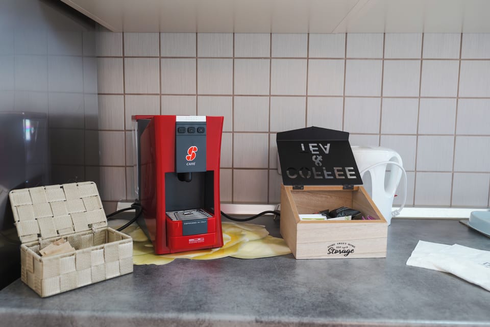 Deluxe Apartment | Coffee and/or coffee maker