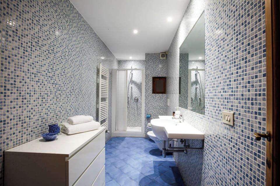 Apartment | Bathroom