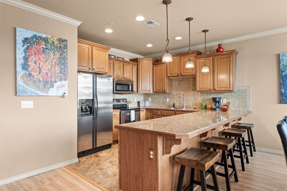 Condo, Multiple Beds (Yakov's Hideaway) | Private kitchen