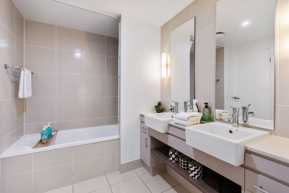The Hideaway at Cairns One Resort Living Near CBD Apartment in Cairns