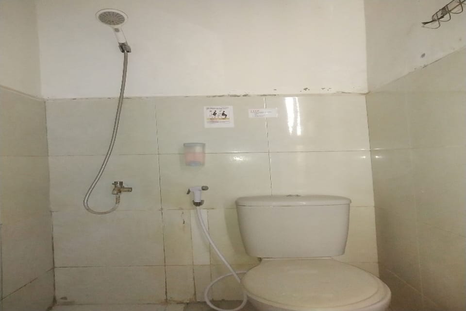 Standard Twin Room | Bathroom