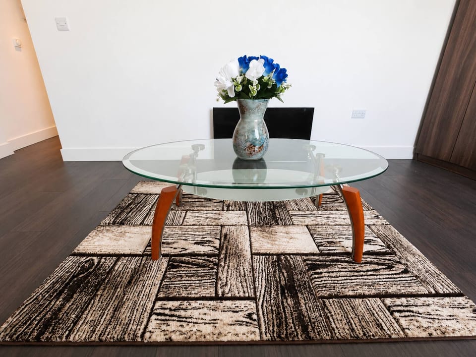 Spacious Wimbledon Flat Walk to Staton Sleeps 4 Apartment in London