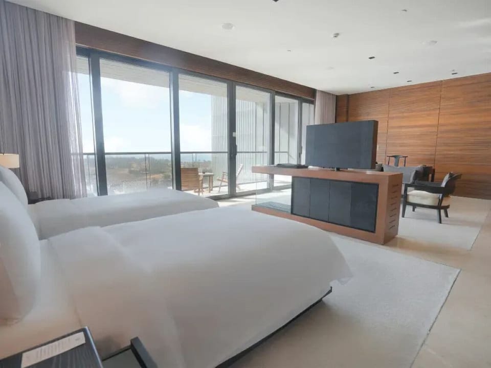 Deluxe Sea-View Suite with Twin Beds - Mountain and Sea Journey | Minibar, in-room safe, blackout drapes, cribs (free)