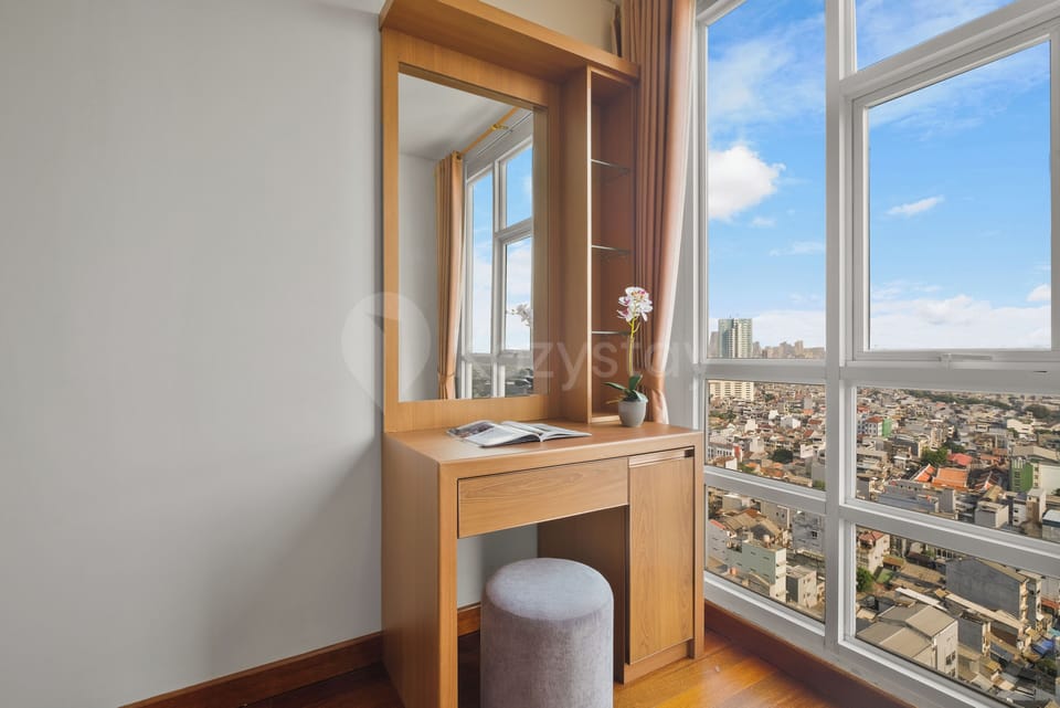 Apartment, 2 Bedrooms, City View | Desk, laptop workspace, iron/ironing board, WiFi (free)