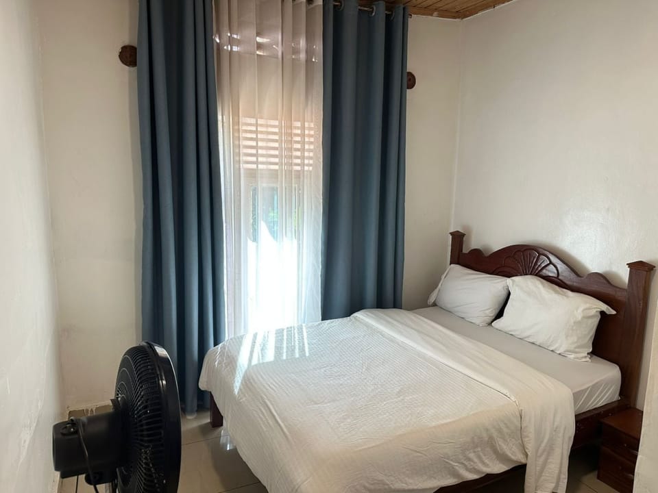 Iron/ironing board, WiFi (free)