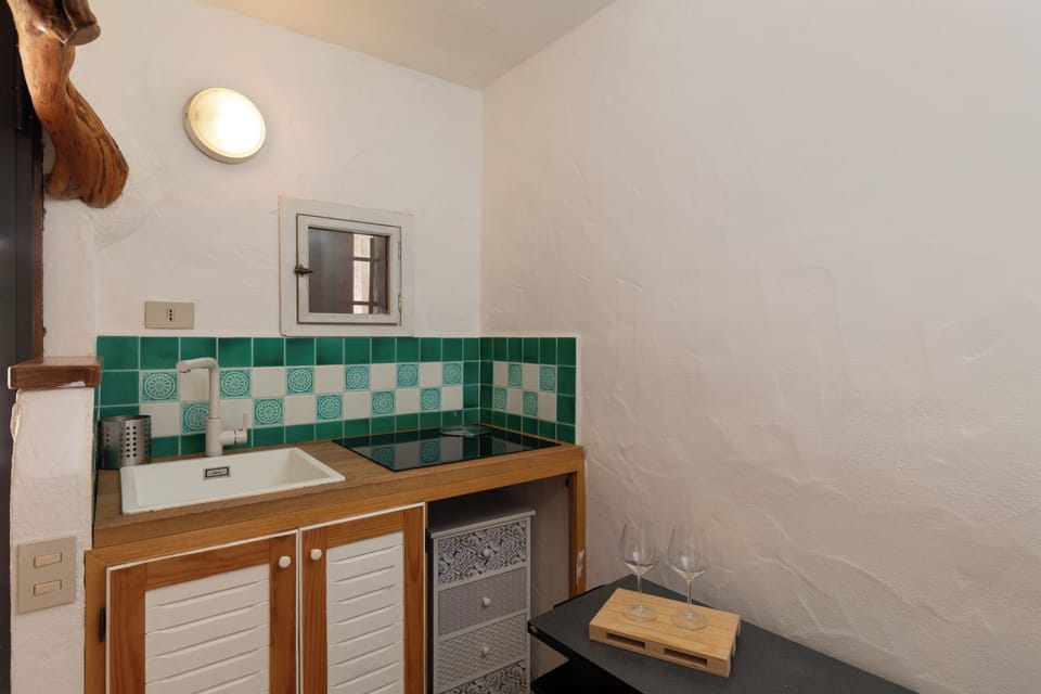Apartment | Private kitchen | Fridge, cookware/dishes/utensils