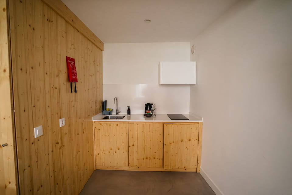 Deluxe Double Room, Garden View | Private kitchen | Coffee/tea maker, mini-fridge, stovetop, electric kettle