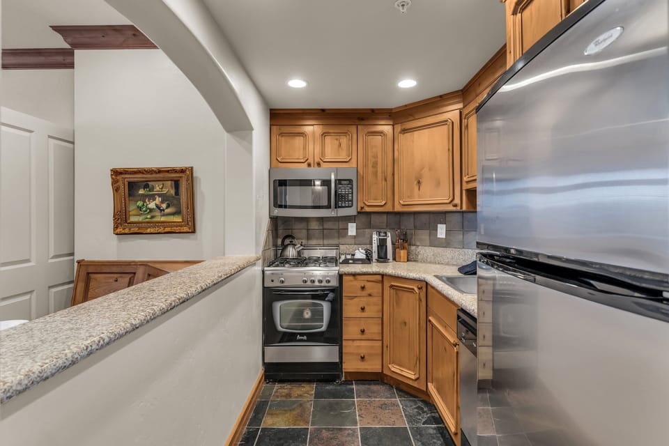 Condo, Multiple Beds, Mountain View (Zermatt Retreat ) | Private kitchen
