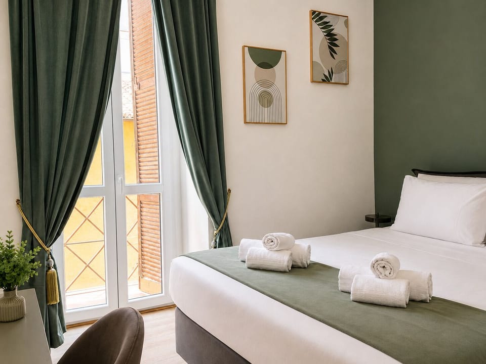 In-room safe, desk, WiFi (free)