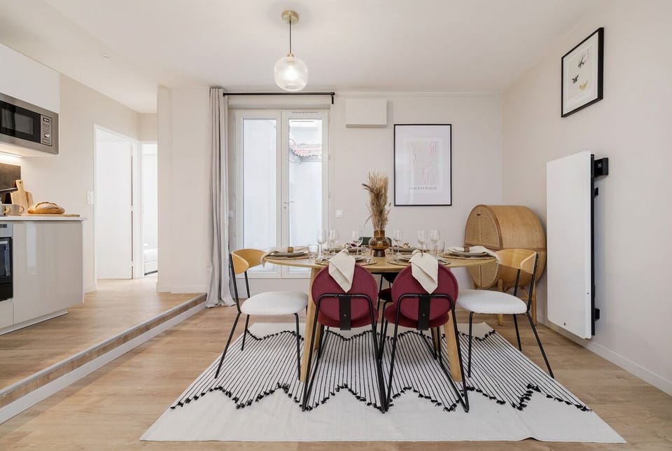 Deluxe Apartment | Dining