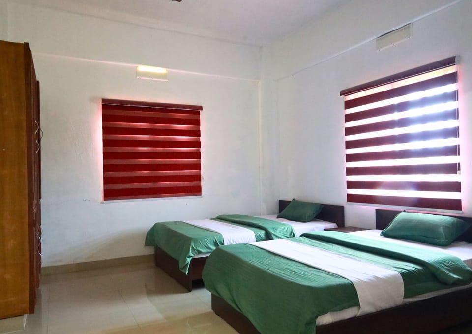 Comfort Double or Twin Room, Garden View | Laptop workspace, WiFi (free)