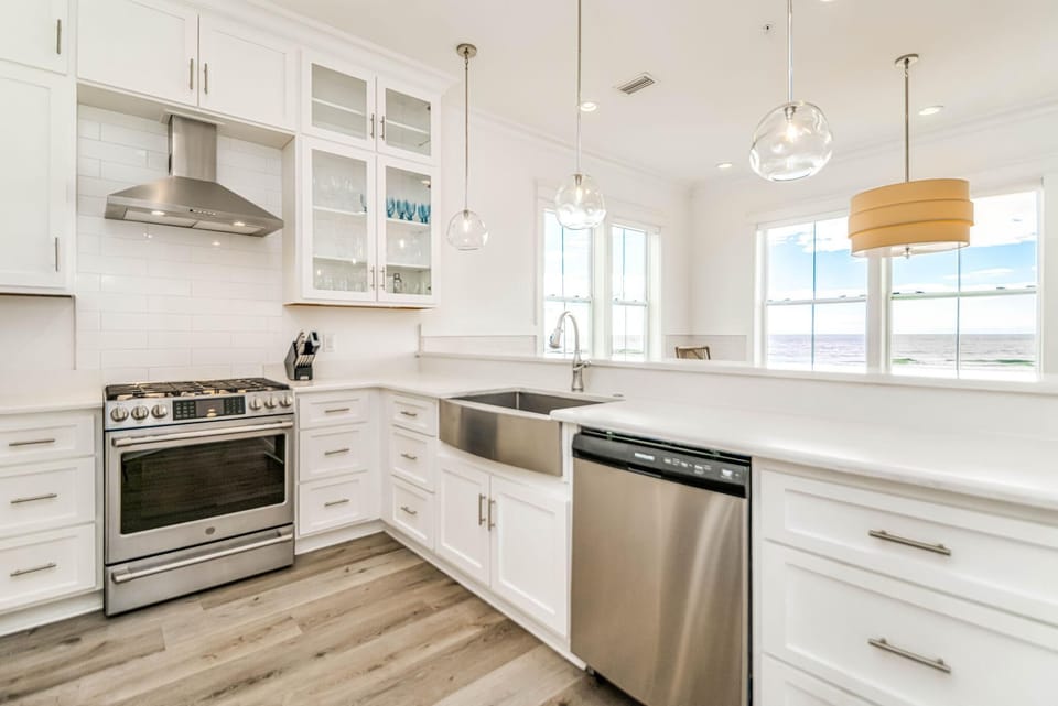 House, Multiple Beds (Beachfront Bliss Beach House) | Private kitchen