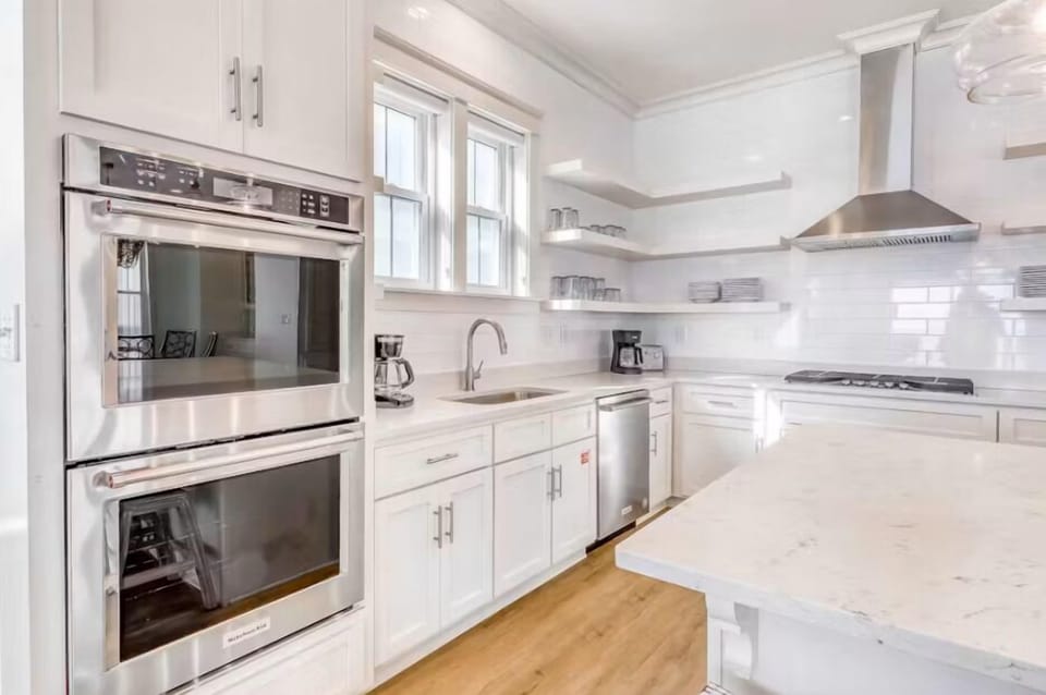 House, Multiple Beds (Beach Vista Two Beach House) | Private kitchen