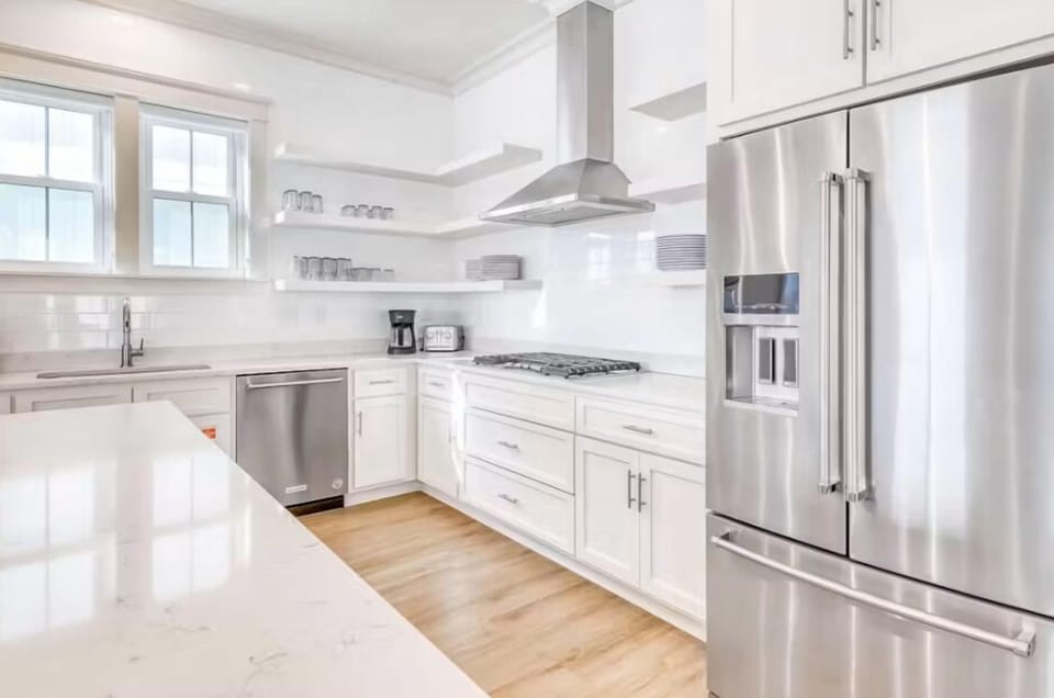 House, Multiple Beds (Beach Vista Two Beach House) | Private kitchen