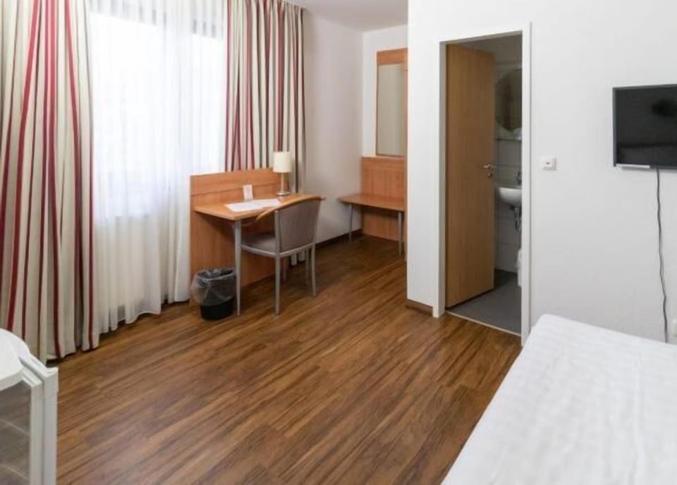 Single Room | WiFi (free)