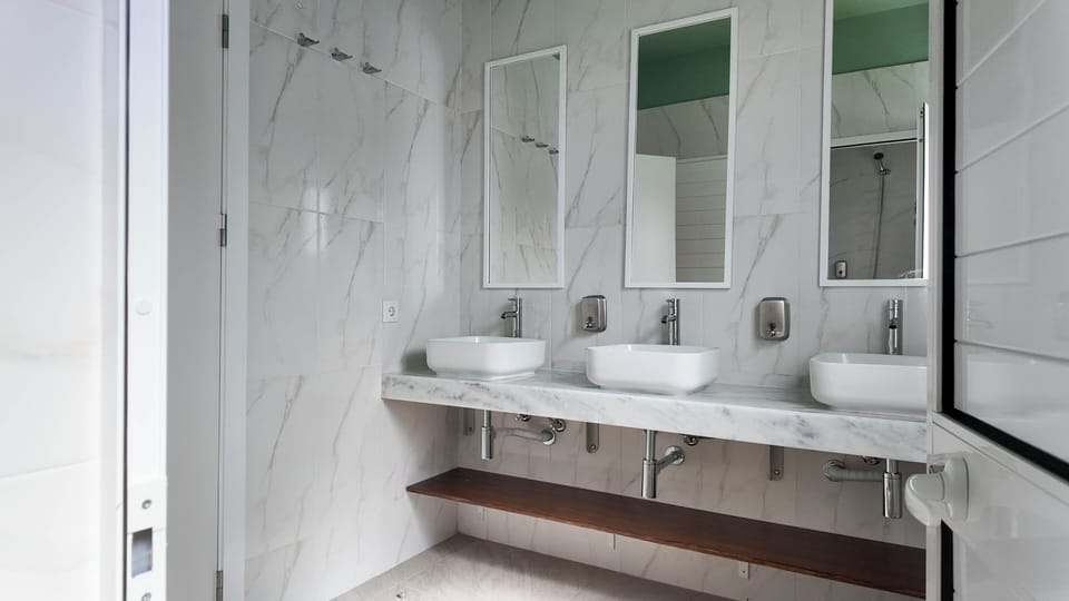Standard Shared Dormitory, Mixed Dorm | Bathroom | Shower, hair dryer (on request), towels, soap