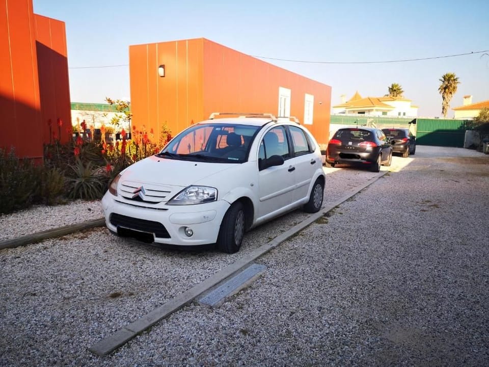 Family Surf Home - Bungalows Hotel in Lisbon District