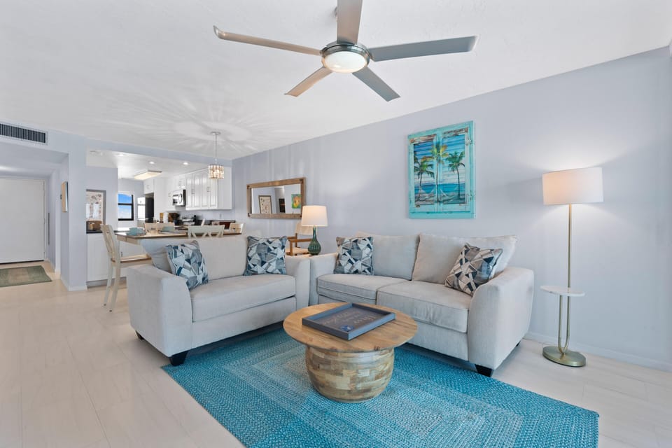 Condo, Multiple Beds (Sunset Condo #502) | Living area