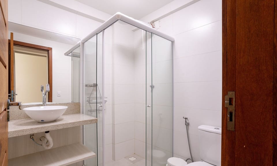 Basic Apartment | Bathroom | Shower