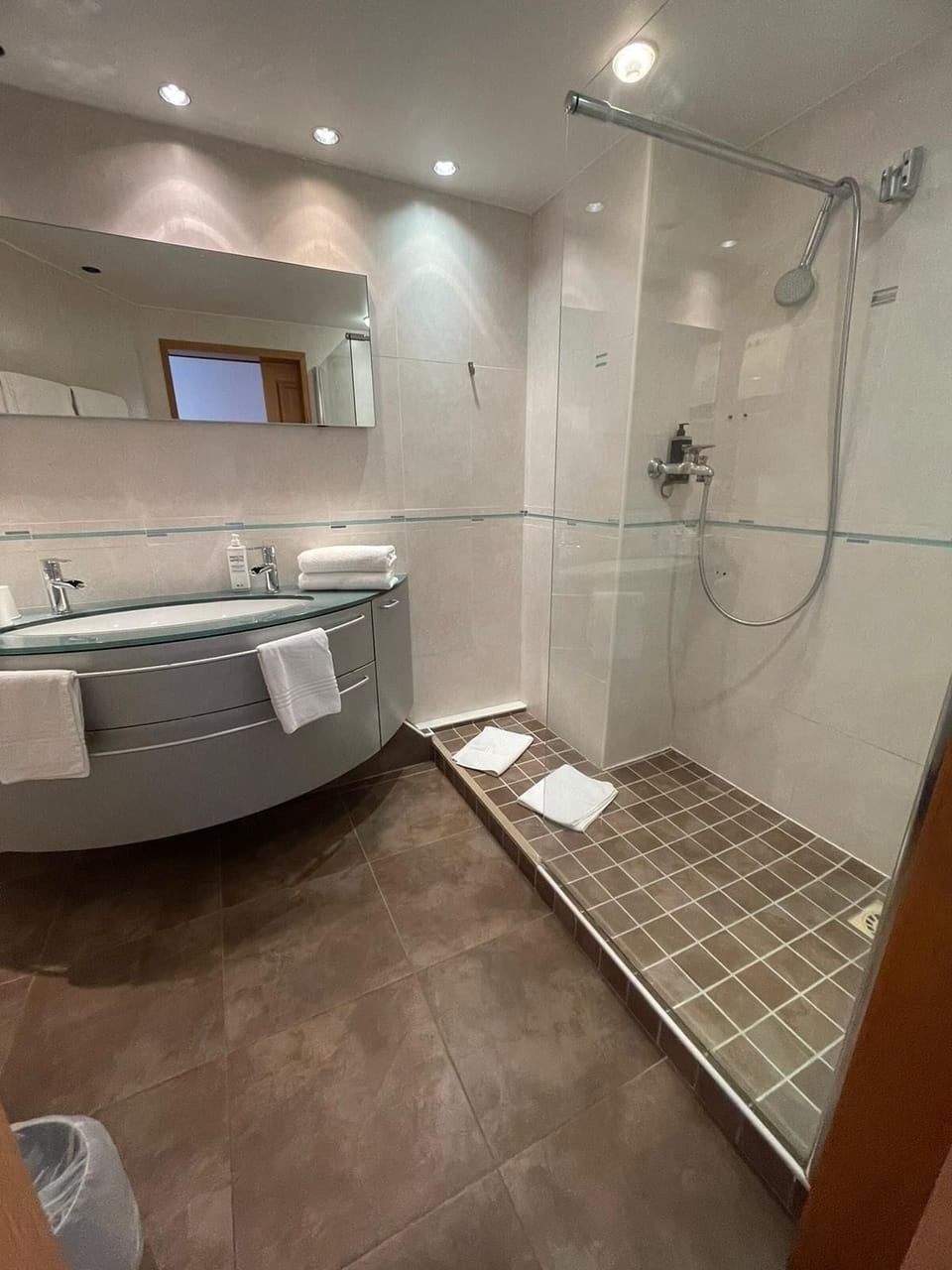 Apartment, 2 Bedrooms, Kitchen | Bathroom | Eco-friendly toiletries, hair dryer, towels