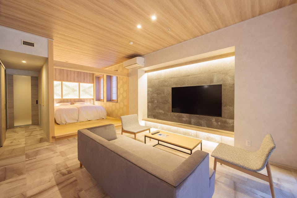 In-room safe, free WiFi, bed sheets