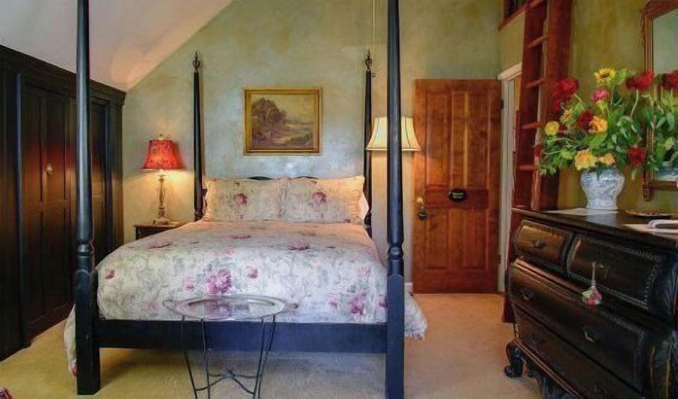 Orchard Hill Farm by Avantstay Vineyard Views + Fire Pit + BBQ Countryside Wine Country Cottage in Sierra Nevada