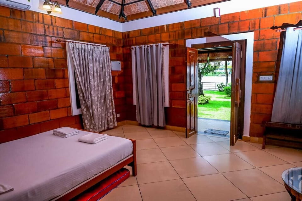 Deluxe Double Room, Garden View | WiFi (free)