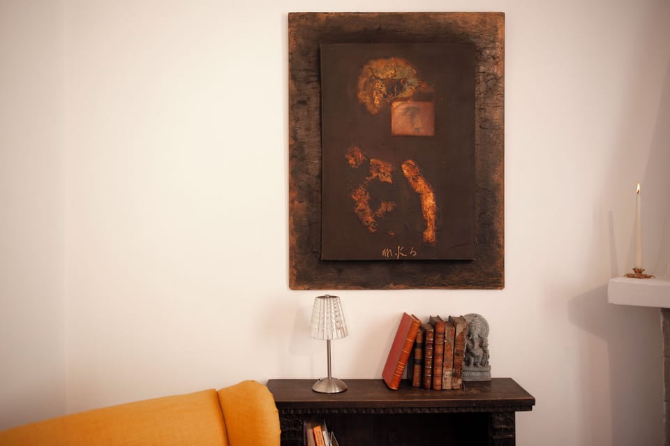Apartment (1 Bedroom) | Living area | 32-inch Smart TV with cable channels, fireplace