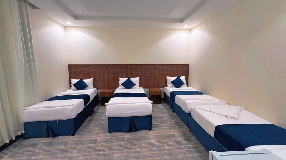 WiFi (free), bed sheets