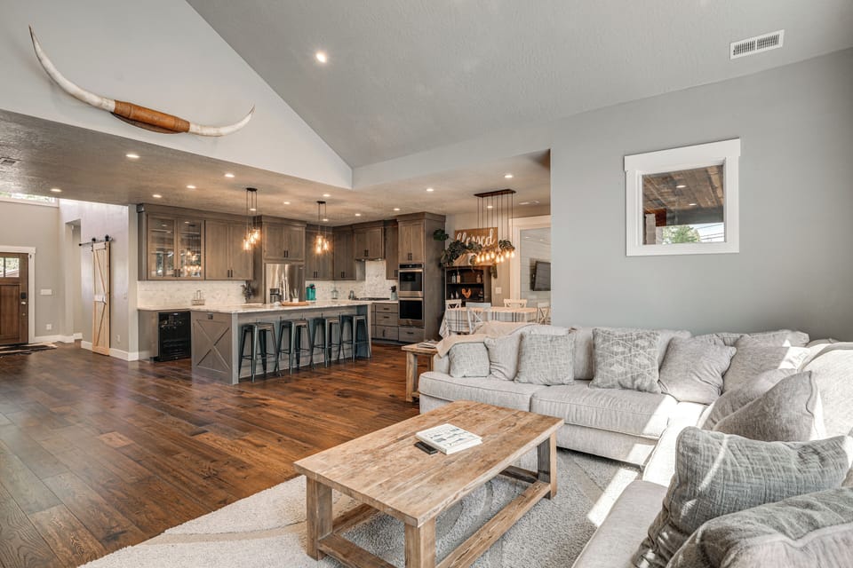 House (3 Bedrooms) | Interior