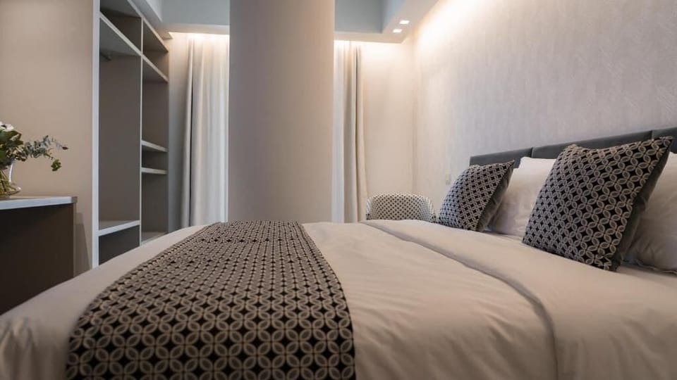 Premium Double Room, City View | In-room safe, desk, laptop workspace, blackout drapes