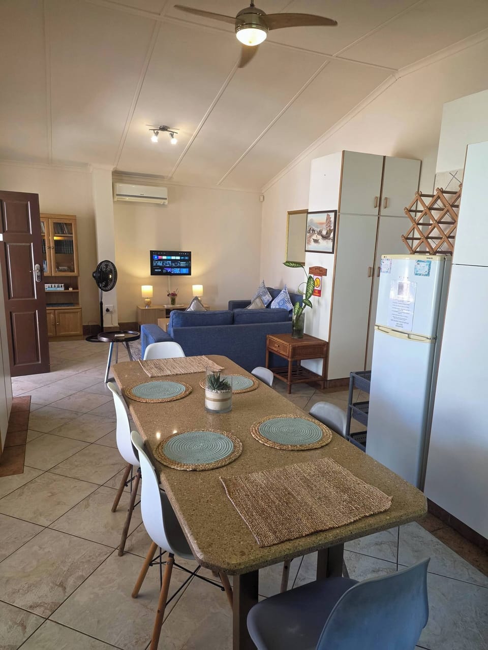 House, 2 Bedrooms, Balcony, Garden View | Dining room