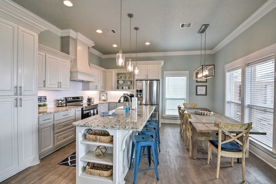 House, 4 Bedrooms | Private kitchen | Coffee/tea maker, fridge, toaster