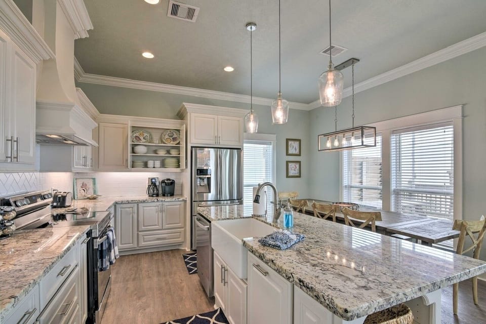 House, 4 Bedrooms | Private kitchen | Coffee/tea maker, fridge, toaster