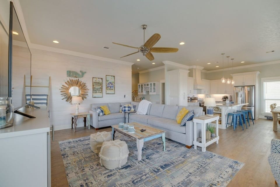 House, 4 Bedrooms | Living area | Smart TV, streaming services