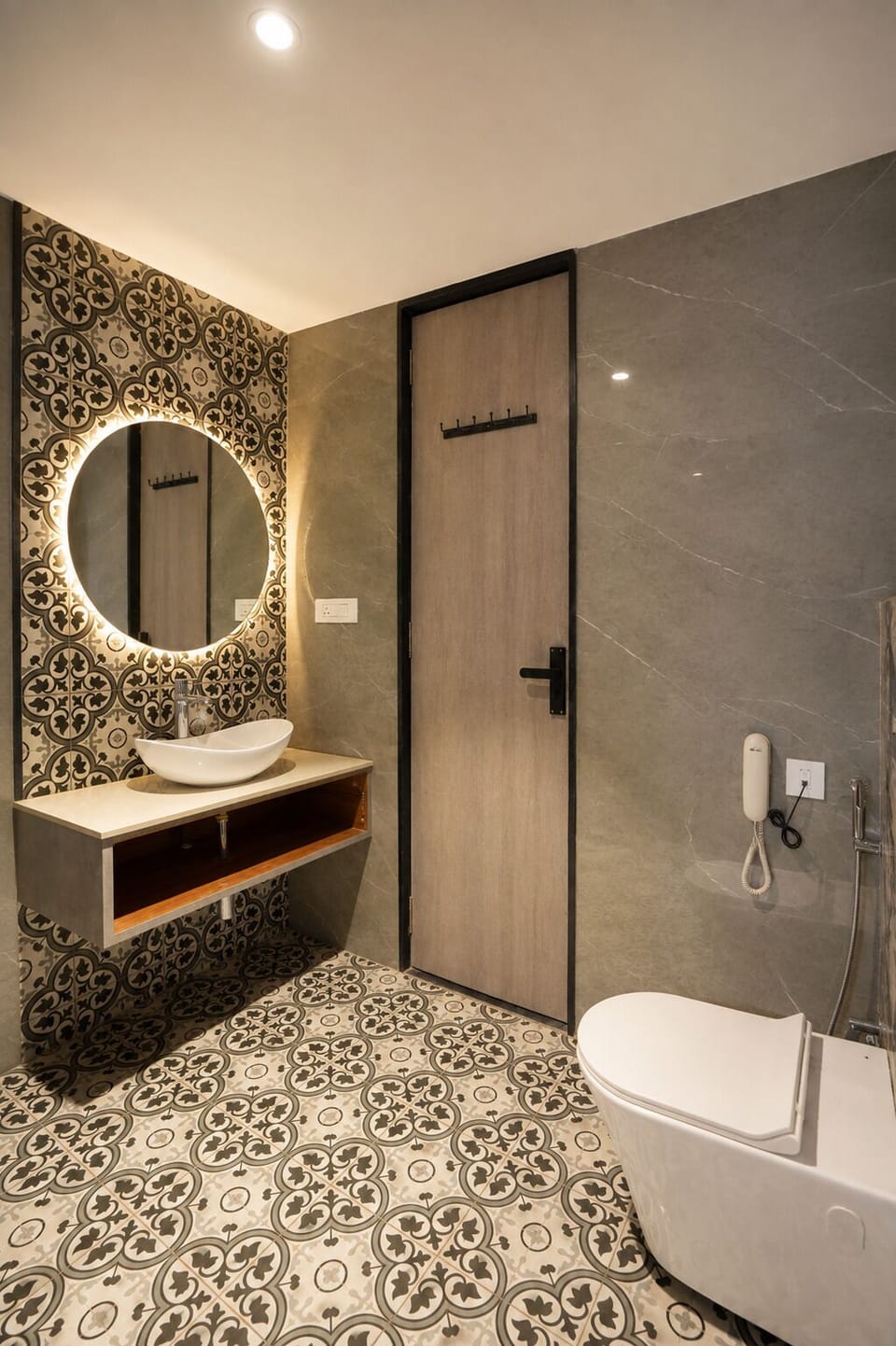 Royal Maharaja Suite | Bathroom | Shower, towels, soap, shampoo