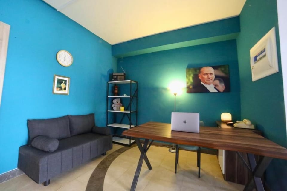 Superior Double Room, Balcony, Garden View | Living area
