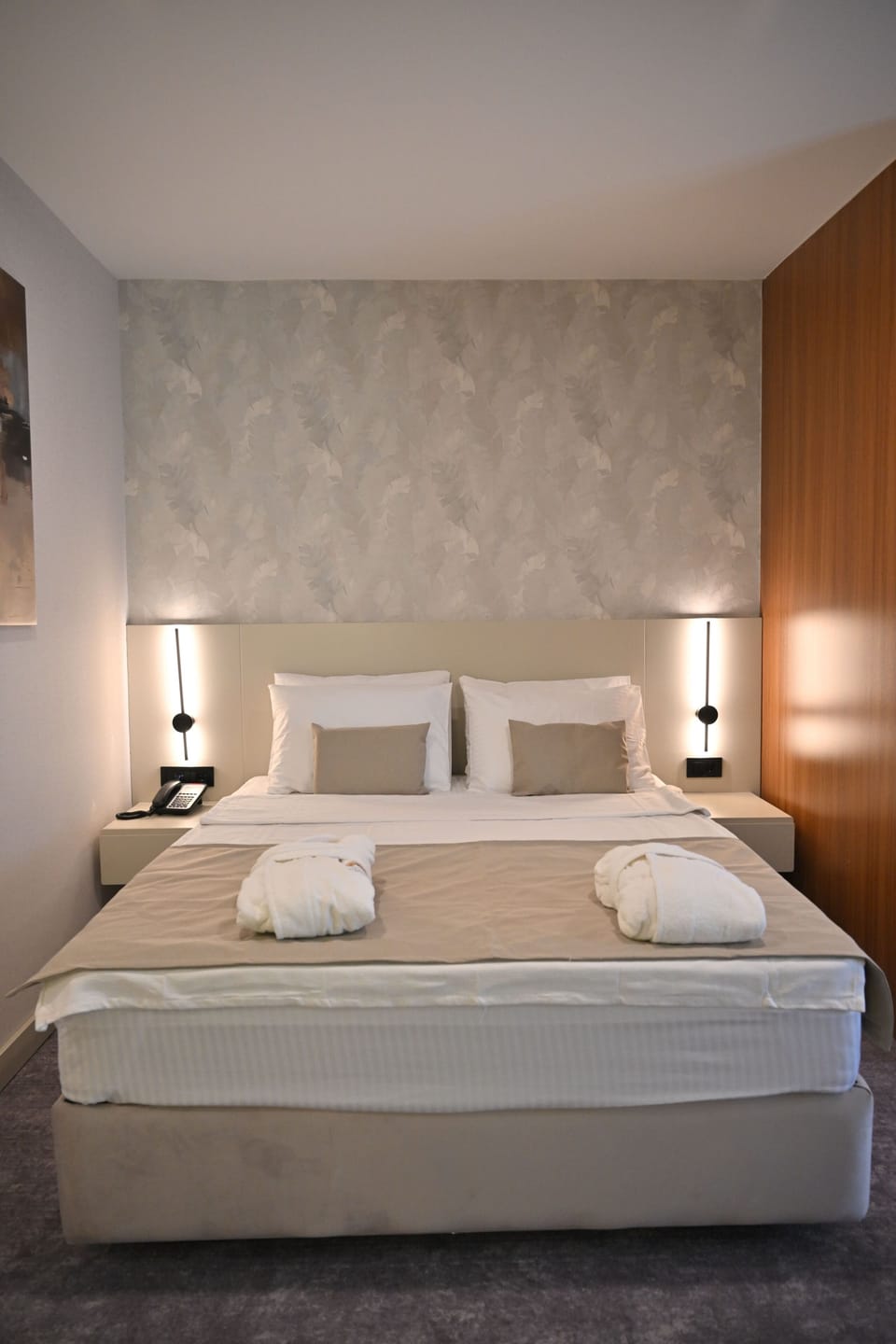 Classic Double Room | Minibar (some free items), in-room safe, soundproofing