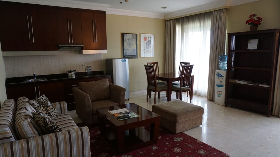 Suite, 1 Bedroom | Premium bedding, desk, iron/ironing board, free WiFi