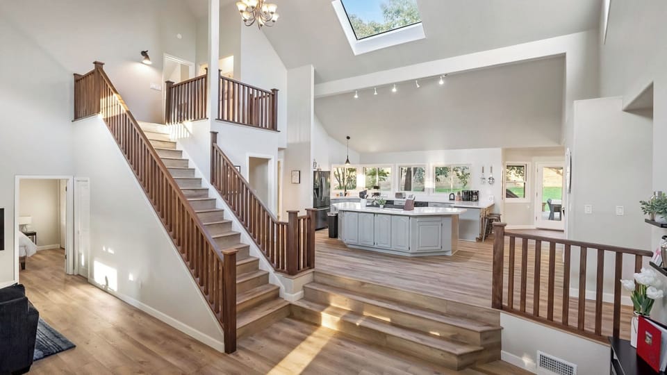 House (6 Bedrooms) | Interior