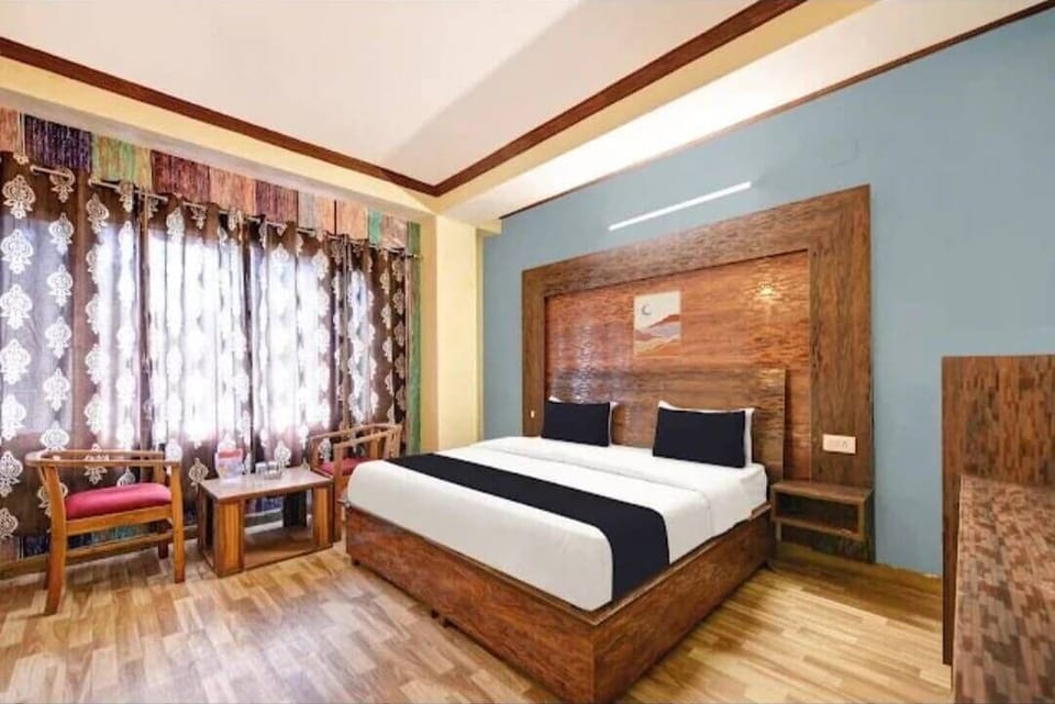 Deluxe Double or Twin Room | Iron/ironing board, WiFi (free)