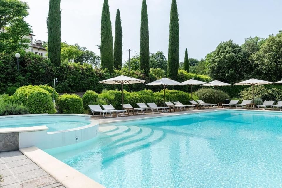 Double Room, Patio | Pool | Seasonal outdoor pool, pool umbrellas, sun loungers