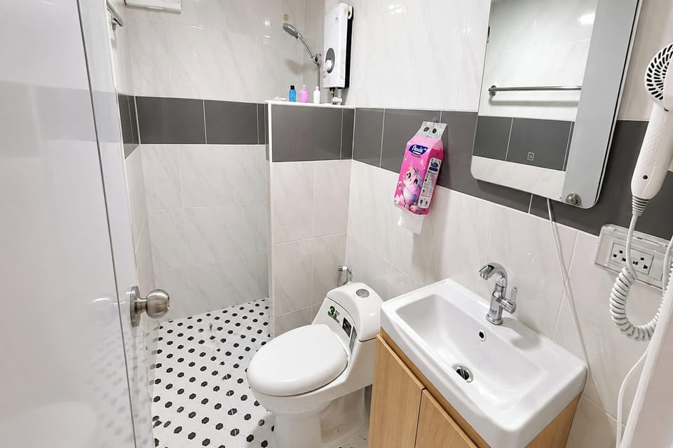 Premium Double Room, Terrace | Bathroom | Shower, free toiletries, hair dryer, towels