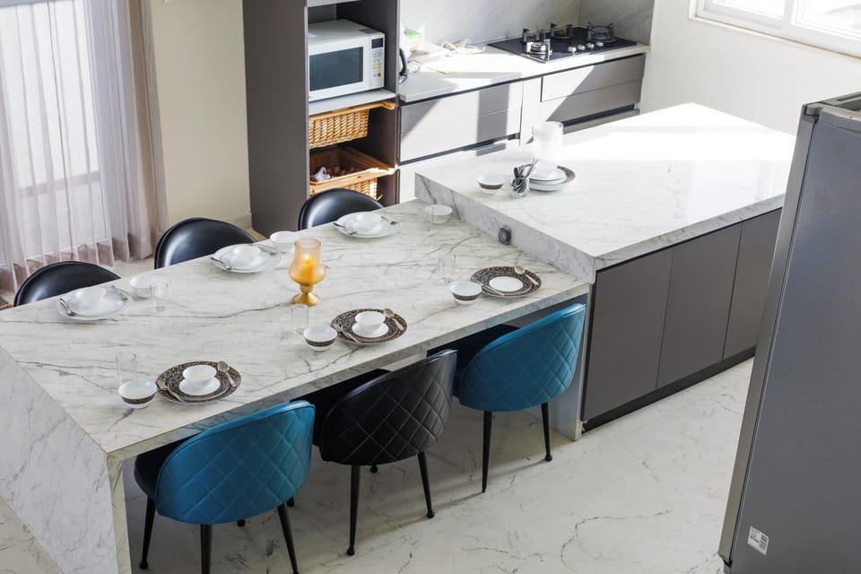 Apartment (1 Bedroom) | Dining room