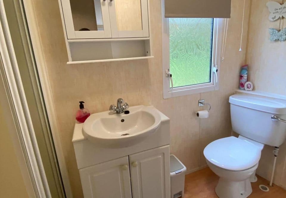 Family & Dog Friendly 2-bed Caravan, Sleeps 6 Campground/ 
RV Resort in Scotland